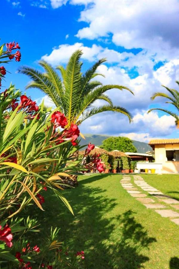 Agriturismo Il Casale Di Monica Rivotorto Exterior photo