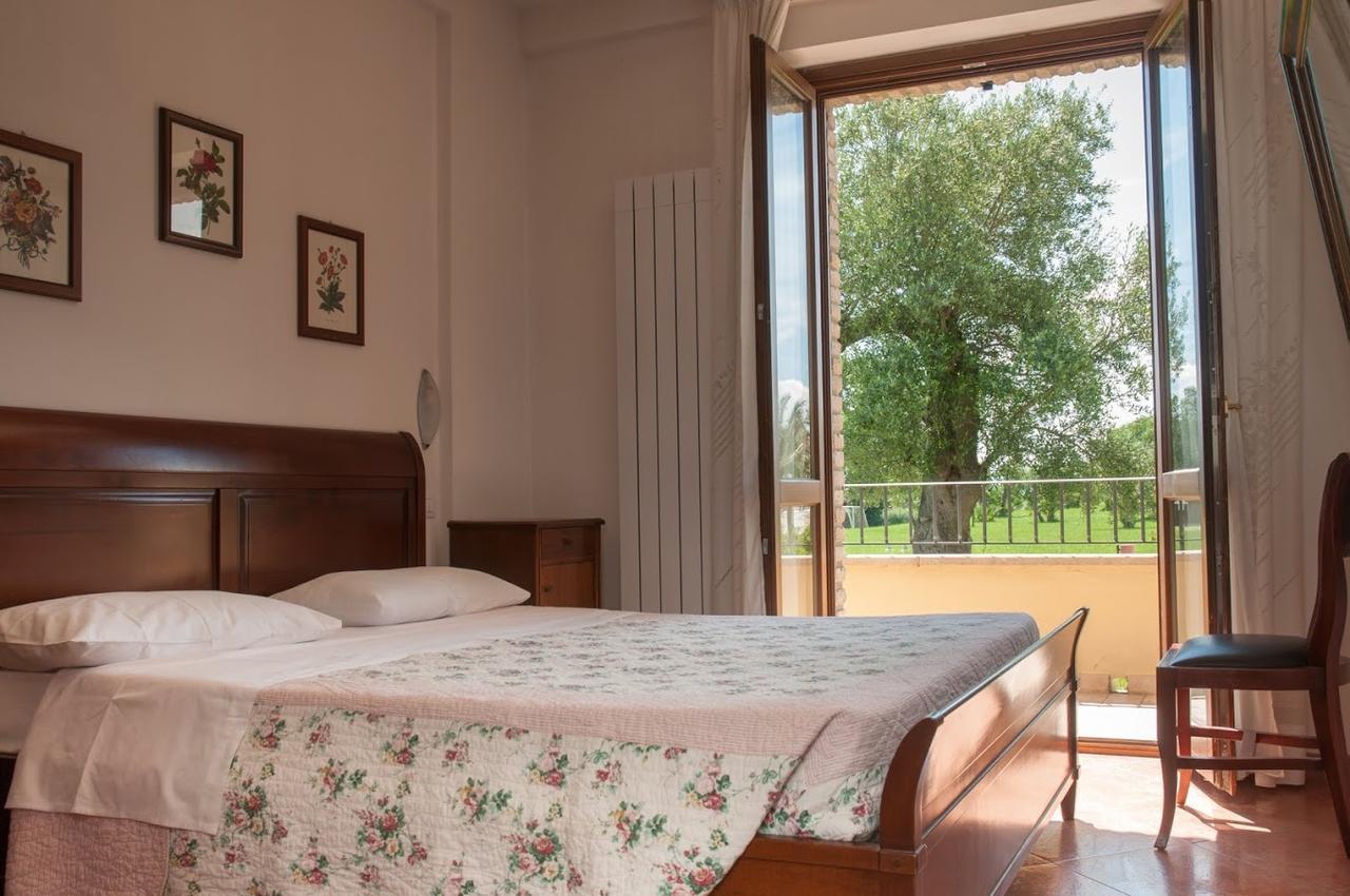 Agriturismo Il Casale Di Monica Rivotorto Exterior photo