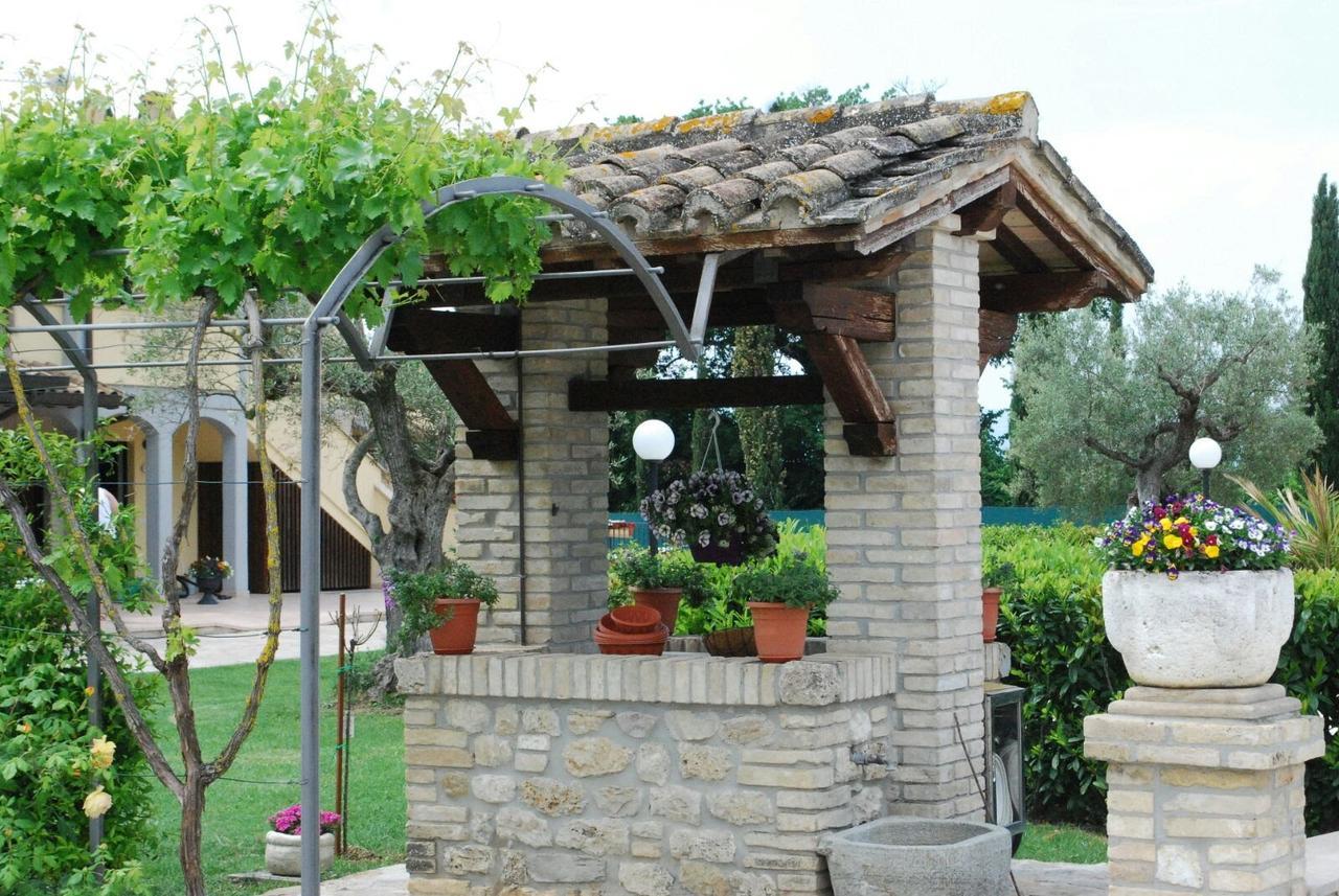 Agriturismo Il Casale Di Monica Rivotorto Exterior photo